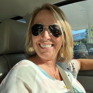 Meet your Posher, Whitney